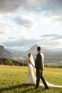 Mehr über den Artikel erfahren Heiraten auf Schloss Hohenaschau: Säle, Kosten, Fotos