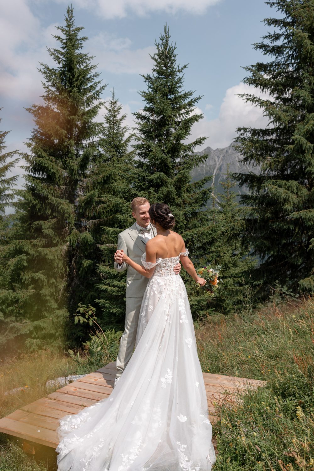 Du betrachtest gerade Hochzeit auf der Alm: Almhütten im Chiemgau zum Heiraten